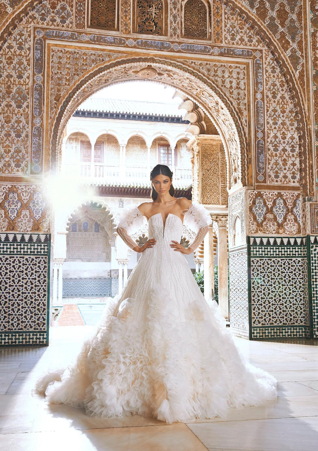 Vestidos de novia de corte princesa con volantes para el día de la boda