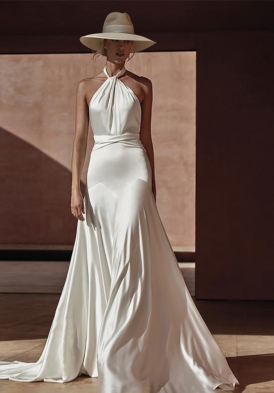 Vestido boda civil con escote halter en satén