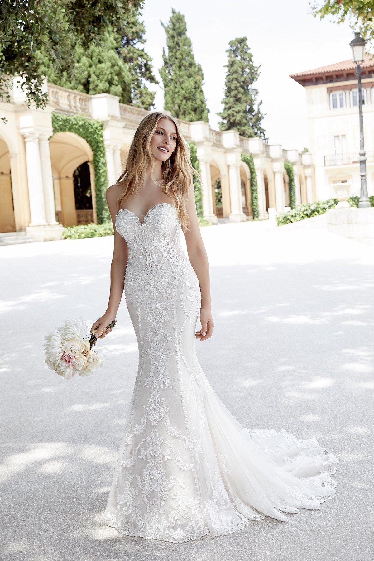 Vestido de novia con escote corazón para el día de la boda