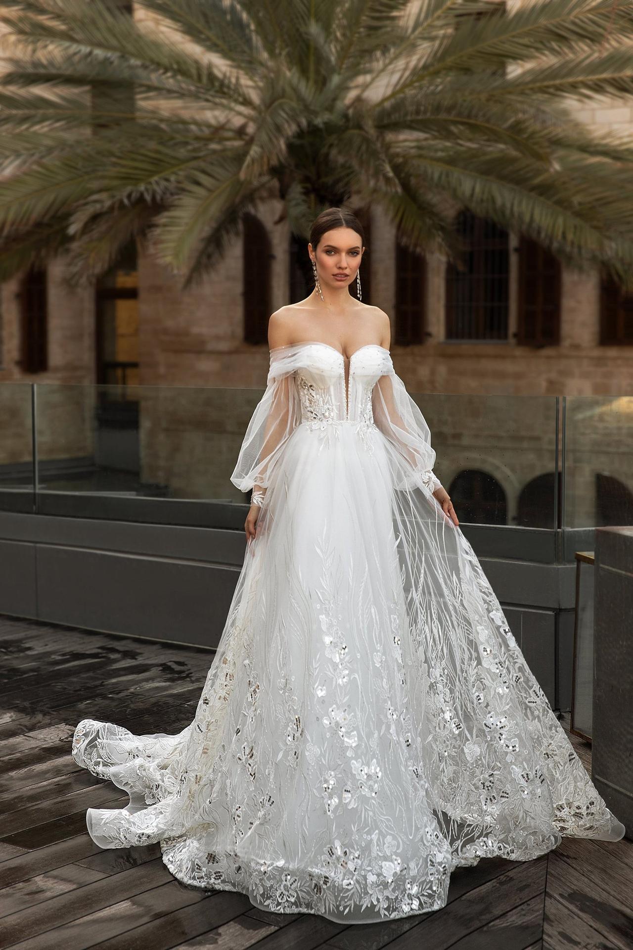 Vestido de novia con flores de encaje brillante de la colección Seduction, de Ida Torez 2021