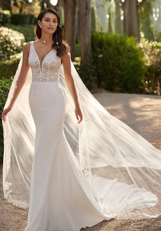 Vestidos de novia románticos y sencillos con capa transparente