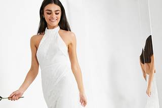 vestido de novia sirena de aire relajado con escolle halter