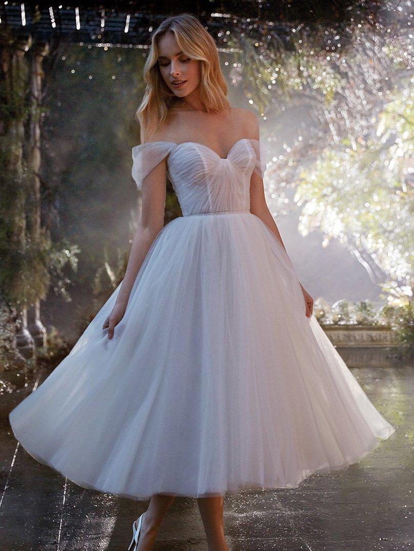 Vestidos de novia cortos. 50 irresistibles