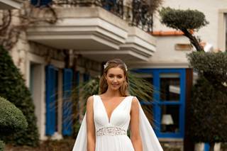 Vestido de novia de dos piezas con capa completamente lisa