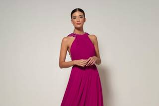 vestido rosa barbiecore con escote halter