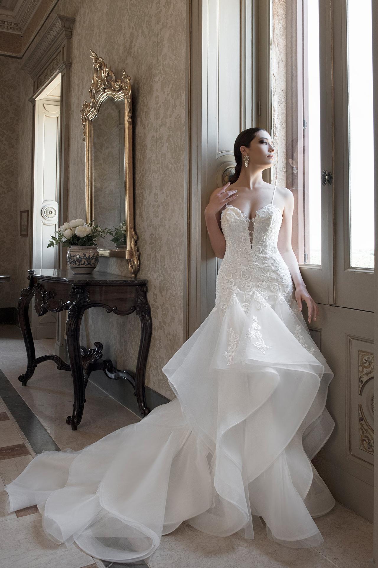 Vestidos de novia con volantes y tirantes para la boda