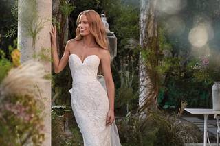 Vestido de novia con escote corazón y corte sirena para el día de la boda