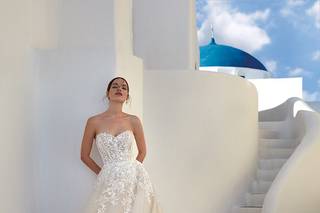 Vestido de novia con escote corazón y falda de suave tonalidad para el día de la boda