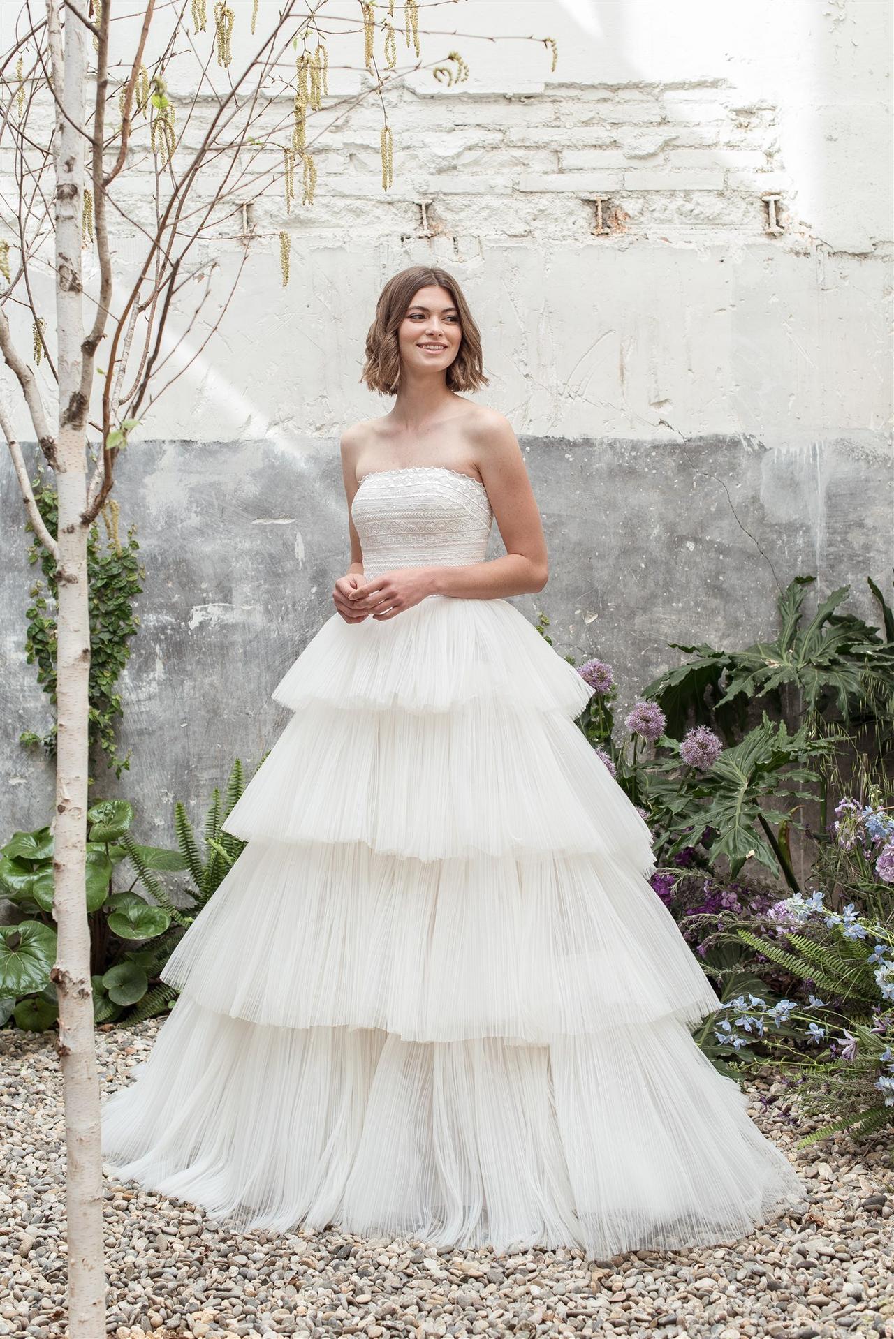 Vestidos de novia con volantes y palabra de honor para el día de la boda