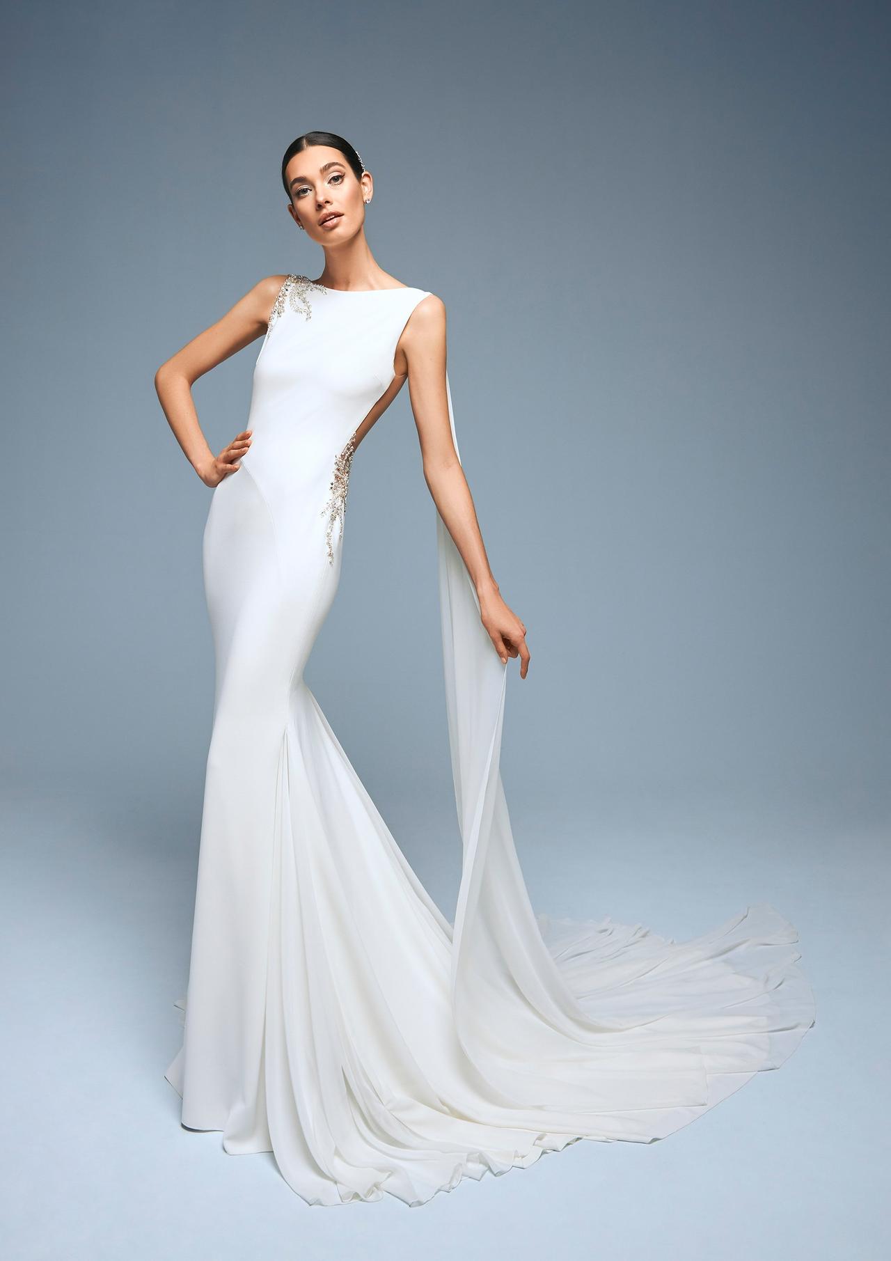 Vestidos de novia St. Patrick 2022 de corte sirena con capa