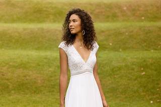 Vestidos de novia con escote en V y manga corta para el día de la boda