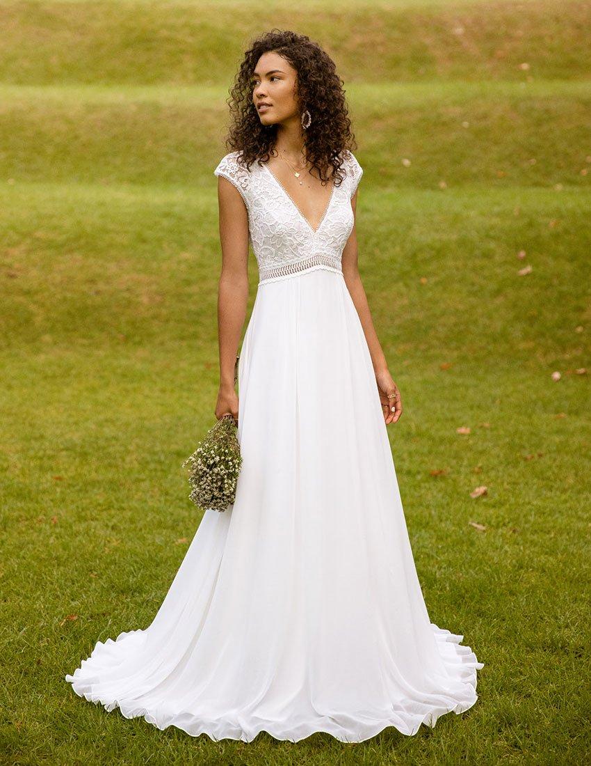 Vestidos de novia con escote en V y manga corta para el día de la boda