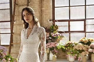 Vestido novia manga larga y botonadura central