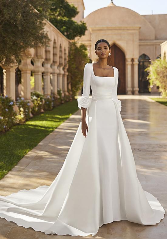 Vestidos de novia manga larga francesa con detalle de flores en 3D en los puños