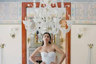 Vestido de novia con escote corazón y silueta sirena para el día de la boda