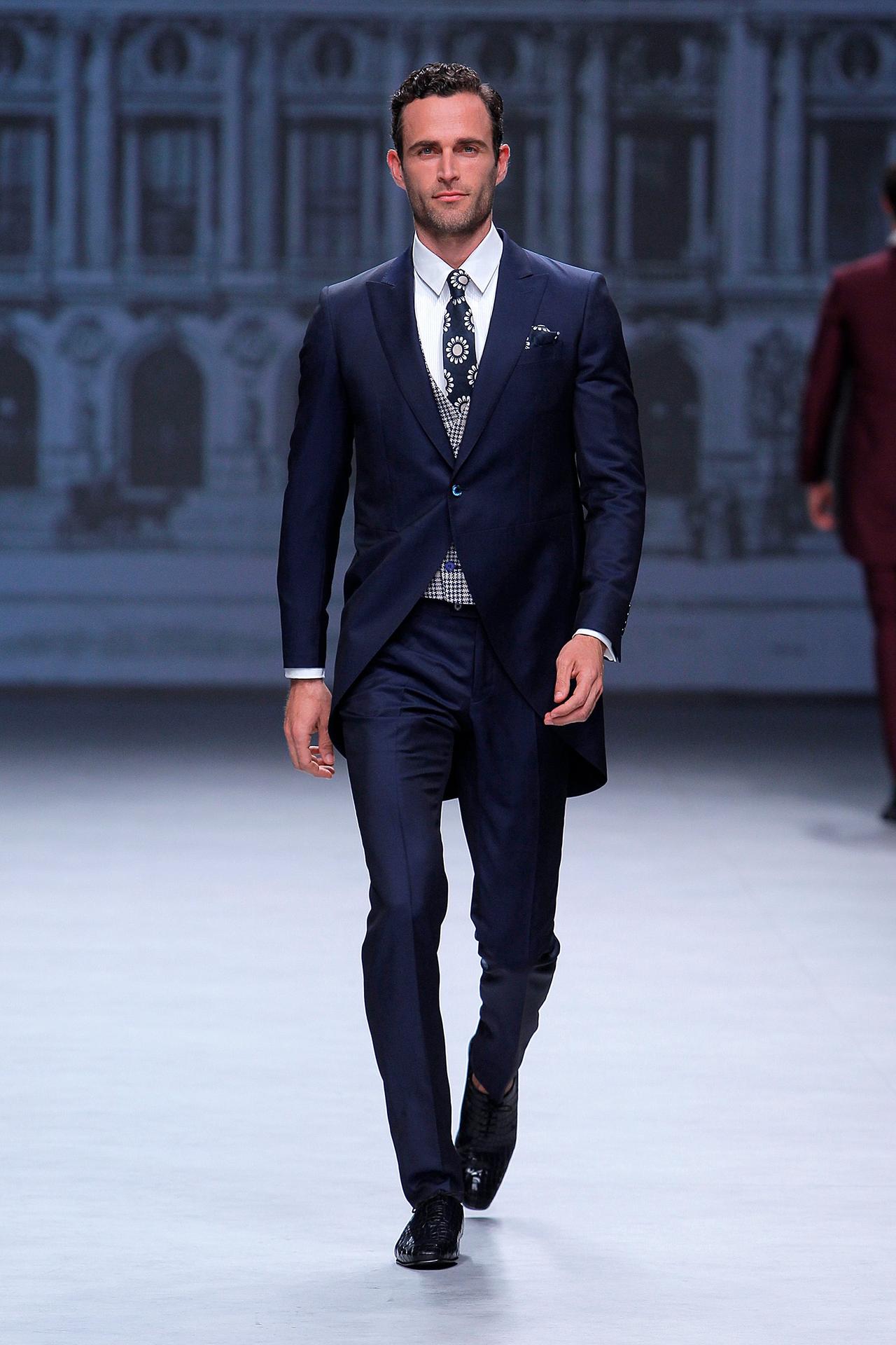 Traje de novio de chaqué con chaleco, pantalón, americana y camisa de Ottavio Nuccio Gala, para el día de la boda