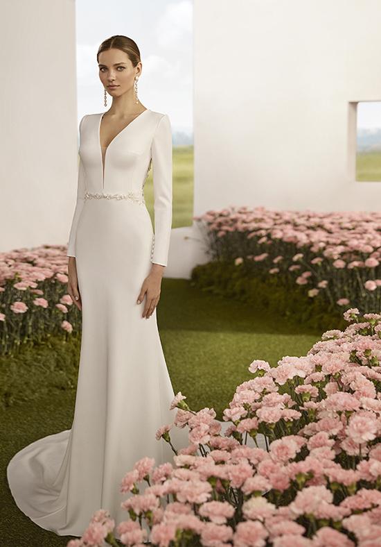 vestidos de novia para mujeres maduras: con escote en V