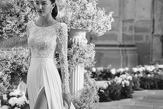 vestidos de novia para mujeres maduras: con abertura en la falda, manga larga y cuerpo de encaje