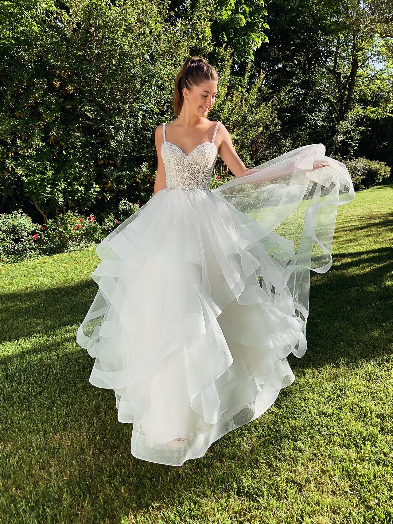 Vestidos de novia con volantes en la falda para el día de la boda