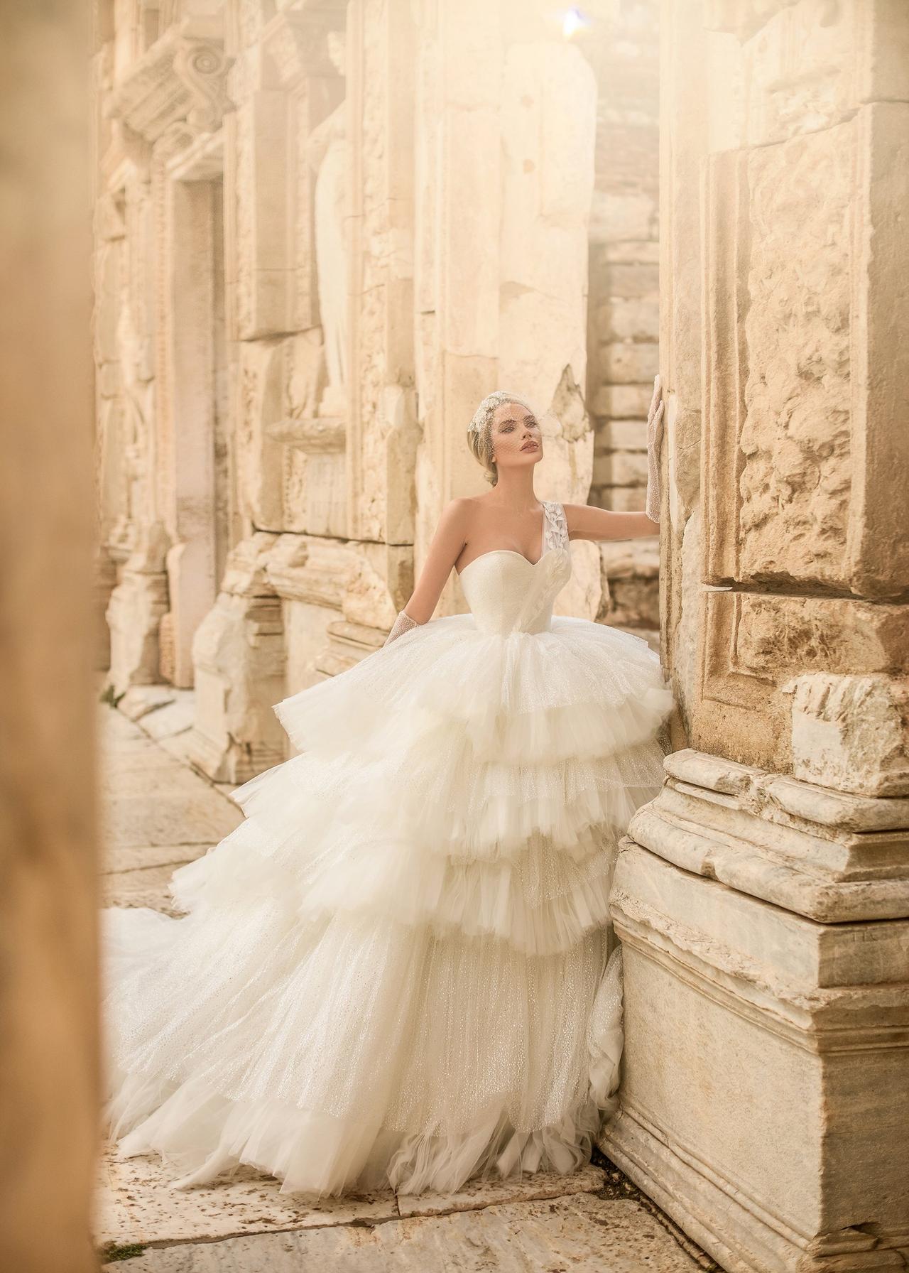 Vestidos de novia con vistosos volantes para la boda