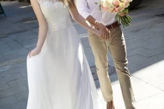 Vestido de novia con escote ilusión de estilo vintage