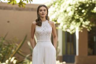 Vestido boda civil: mono con cuerpo de encaje