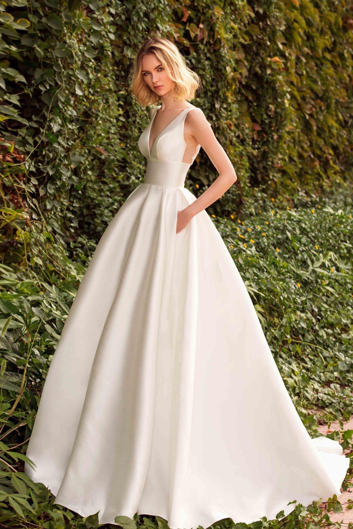 Vestido de noa de corte princesa en mikado de la colección Desert Blossom de Chic Nostalgia 2021