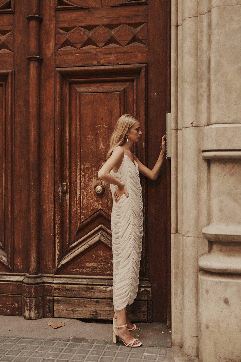 Vestido de novia con tirantes de la colección My Universe II de Marta Martí