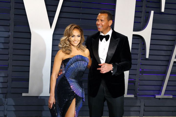 Jennifer Lopez anuncia su compromiso con Alex Rodríguez