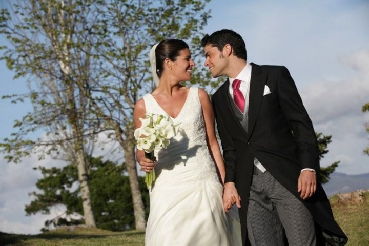 Óscar y Carla, una elegante boda en el parador de Baiona