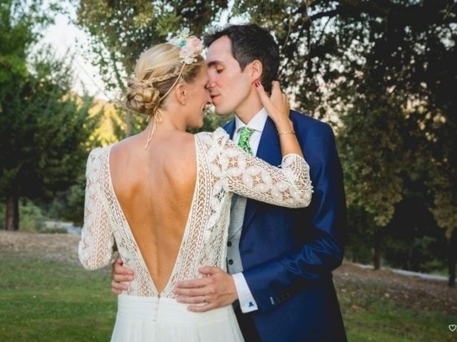 La boda de Tania y Ángel: un amor de verano convertido en un 