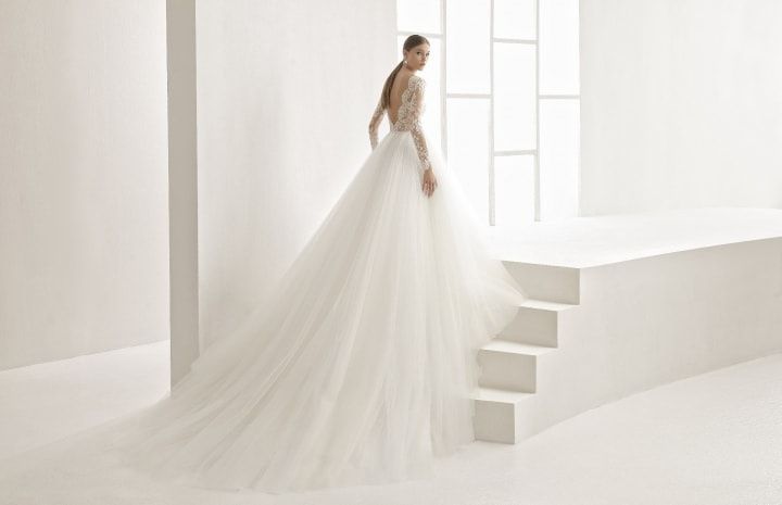 20 vestidos novia con colas impresionantes