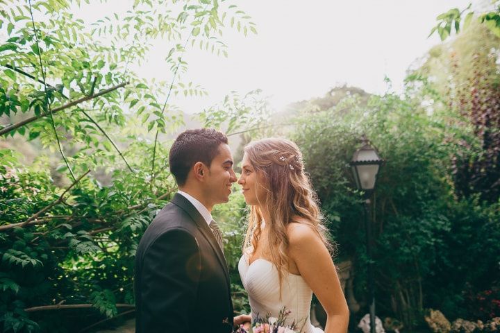 La boda de Ángel y Lara: estilo rústico con toques románticos