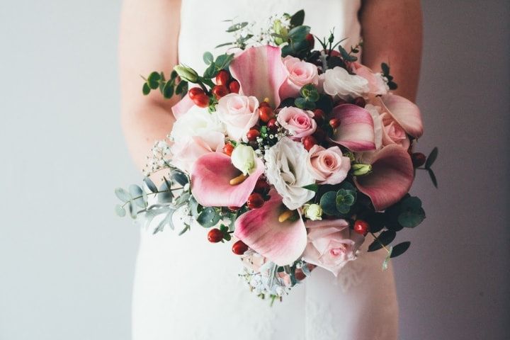 Flores para un ramo de novia en primavera