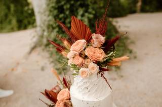 Tarta de boda con muchas flores