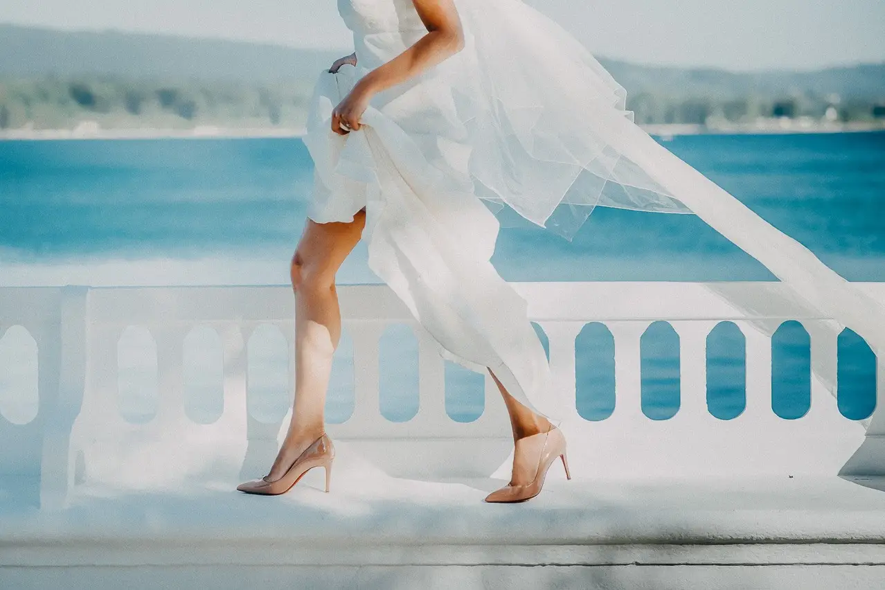 Guía de estilo para asistir a una boda en la playa - Mujer de 10: Guía real  para la mujer actual. Entérate ya.