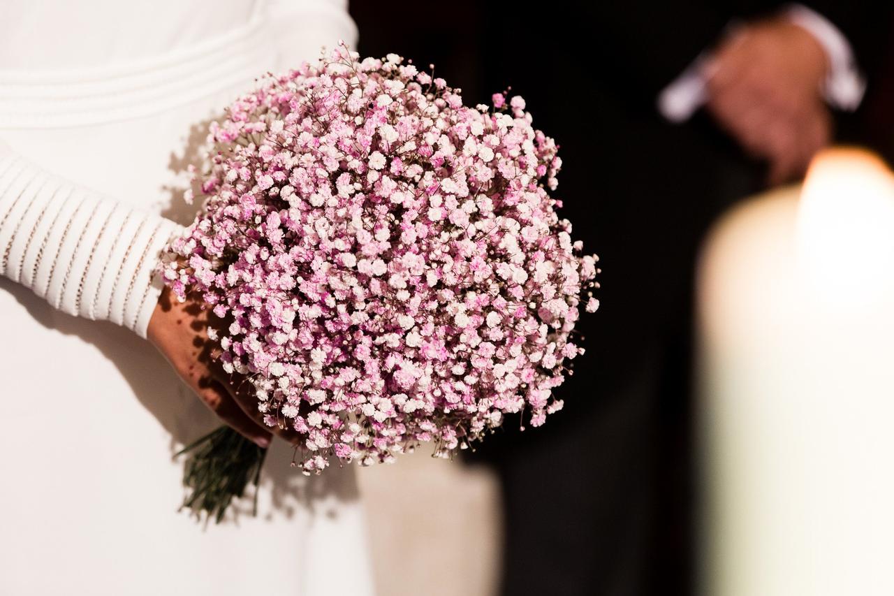 ramo de novia de paniculata en tonos rosas