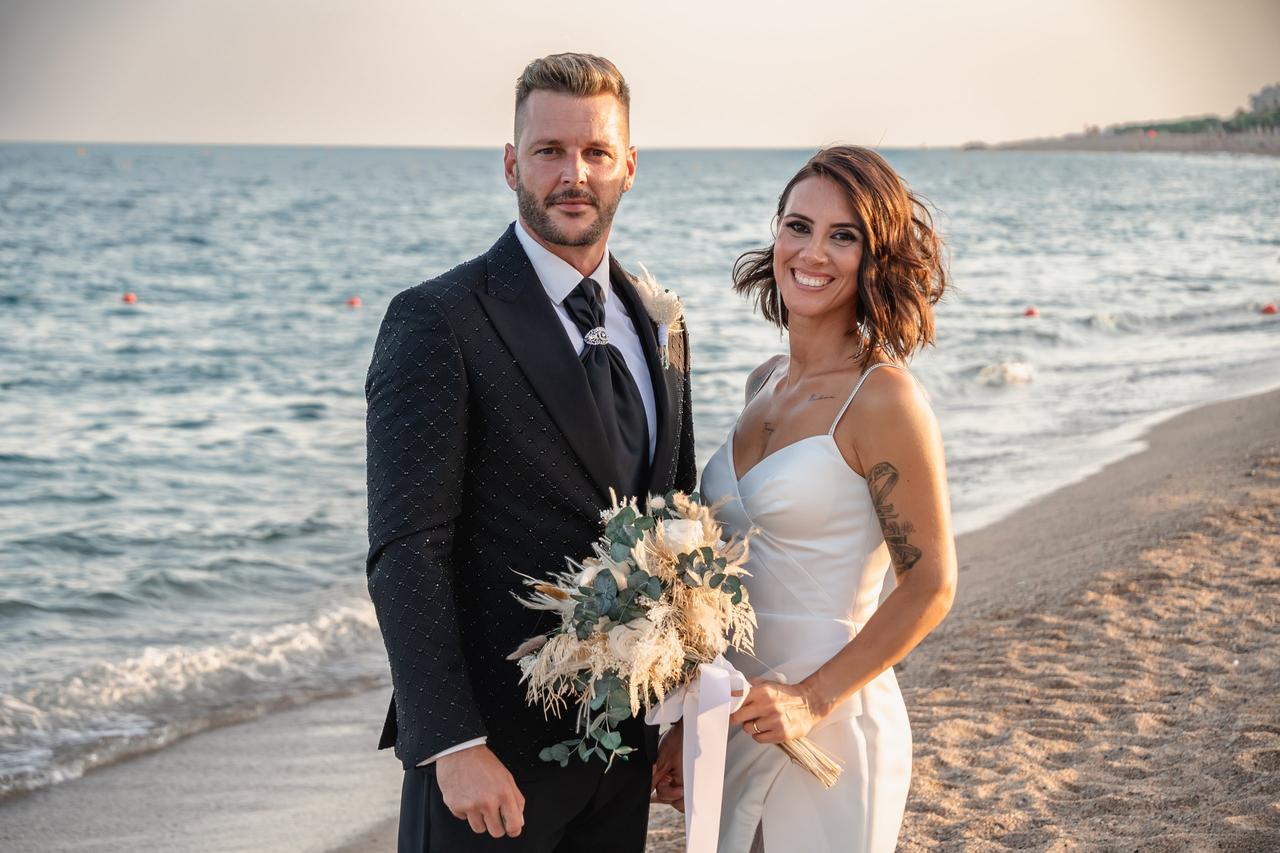 Peinados de novia media melena ondulada