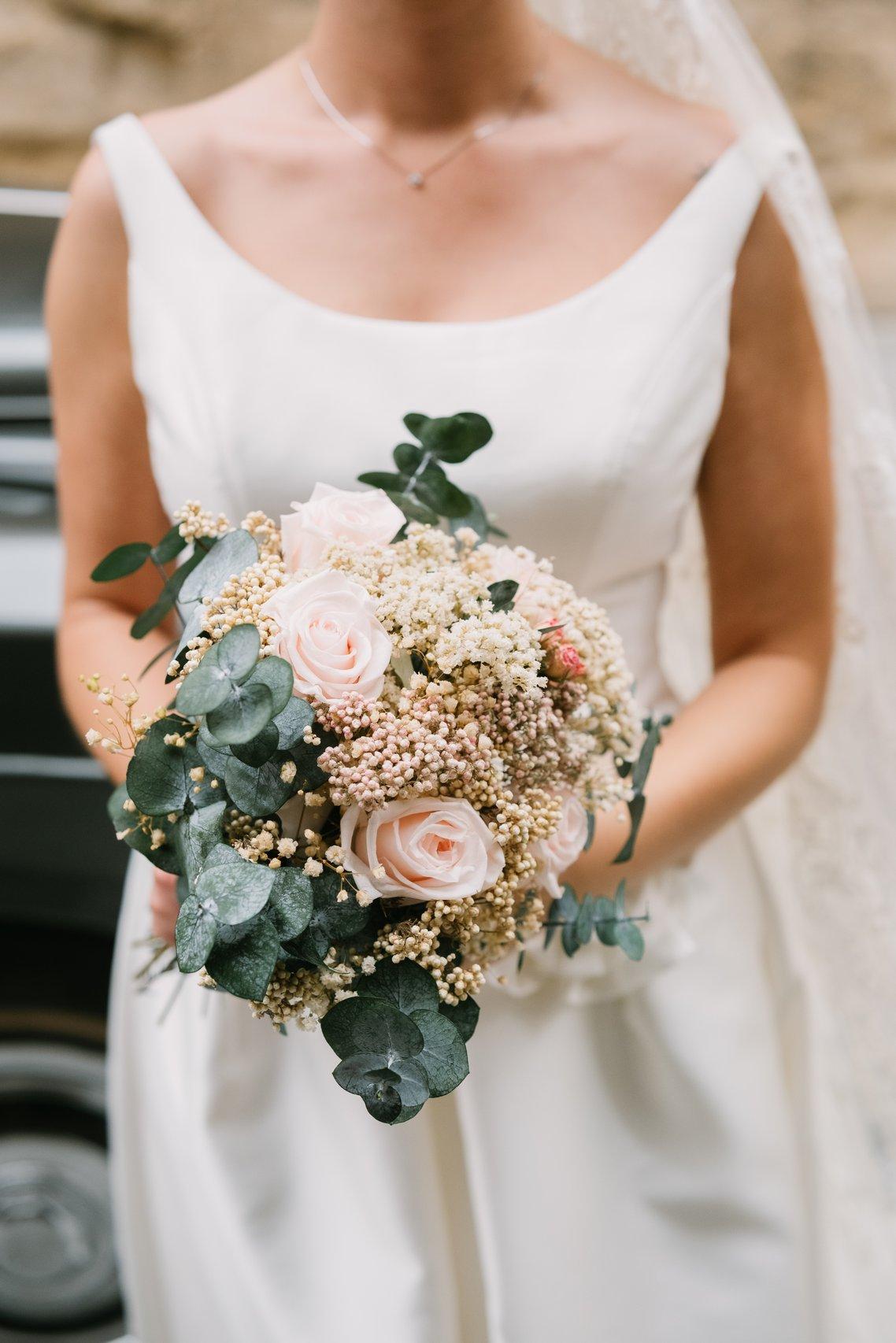 Ramo de novia sencillo de tipo bouquet