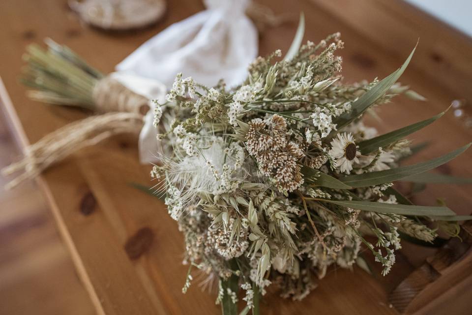 Ramos de novia naturales en verde y blanco