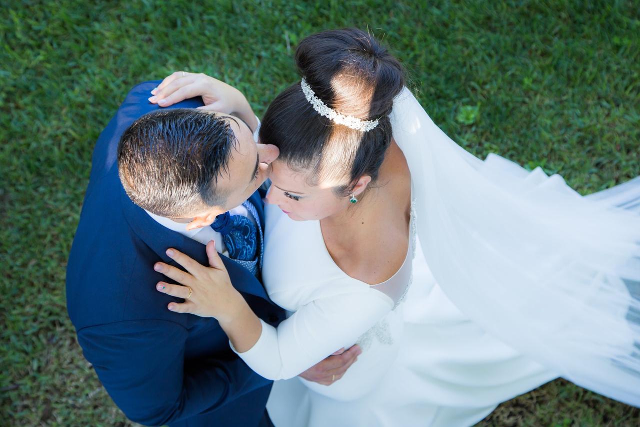 Moños de novia: moño alto de novia con mucho volumen