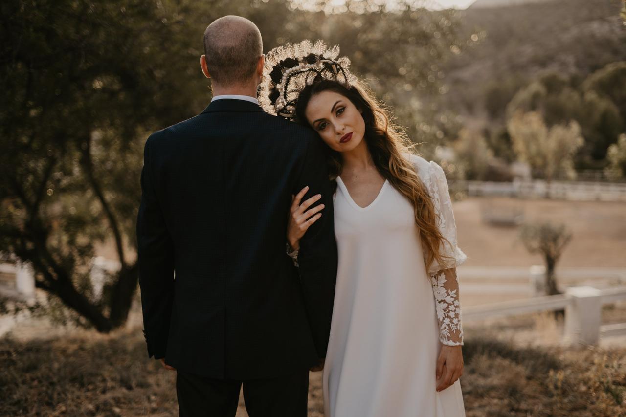 Novia con un peinado pelo suelto largo