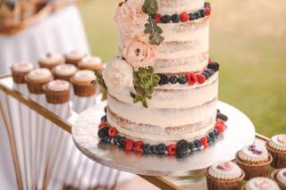 Tarta de boda naked cake con flores