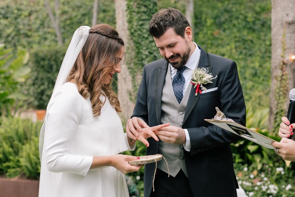 Semirecogidos novia con trenza y velo