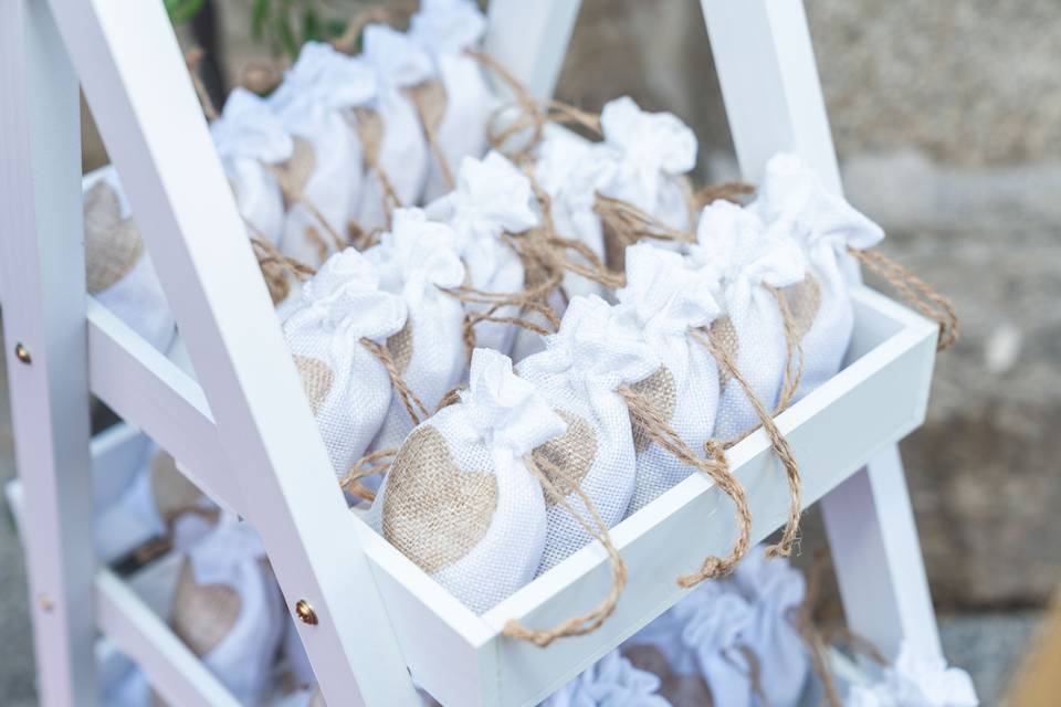 Detalles De Boda Invitadas Para Mujer Originales, Utiles, Baratos Y  Prácticos