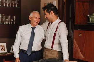 Fotos de padres imprescindibles en la boda: padre junto al hijo