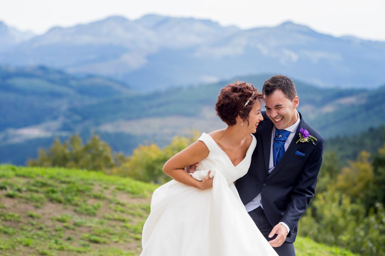 Peinados para novia pelo corto y diadema