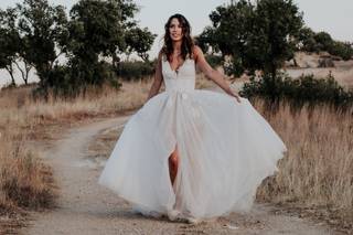 Vestido de novia princesa en medio del campo