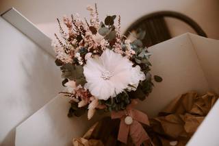 ramo de novia sencillo y original con flor de algodón