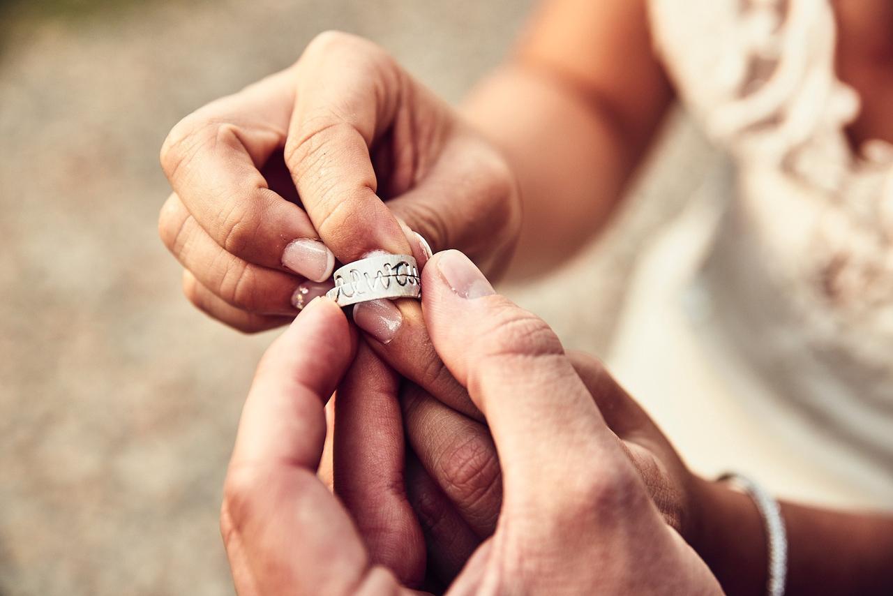 Personaliza el Anillos de compromiso